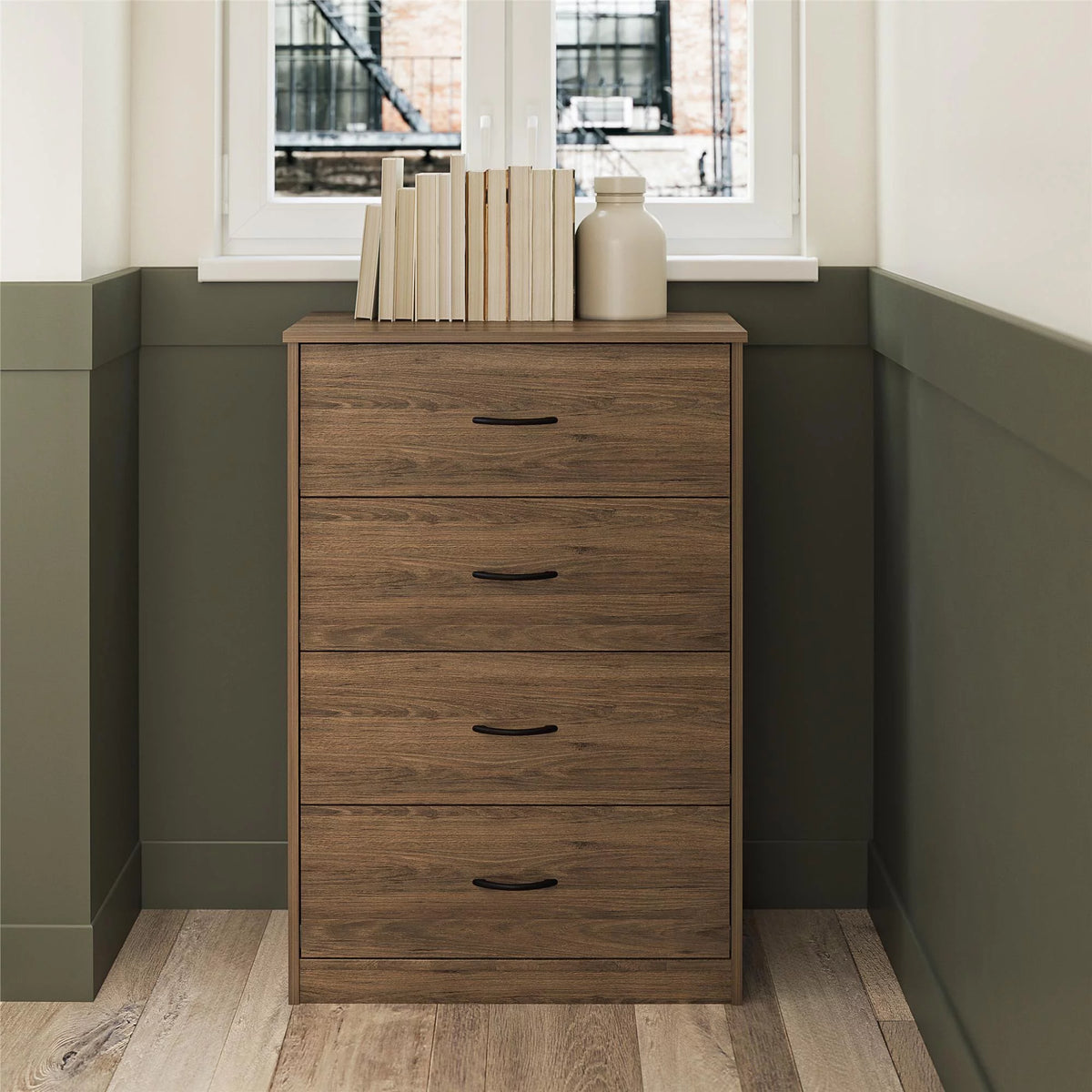 Black Oak 4 Drawer Dresser H387